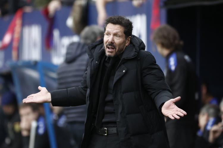 小伙子们正 小伙子们正