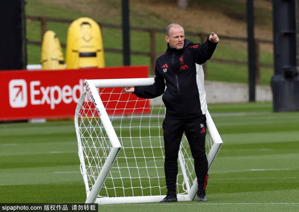 新环境, 期待着这位