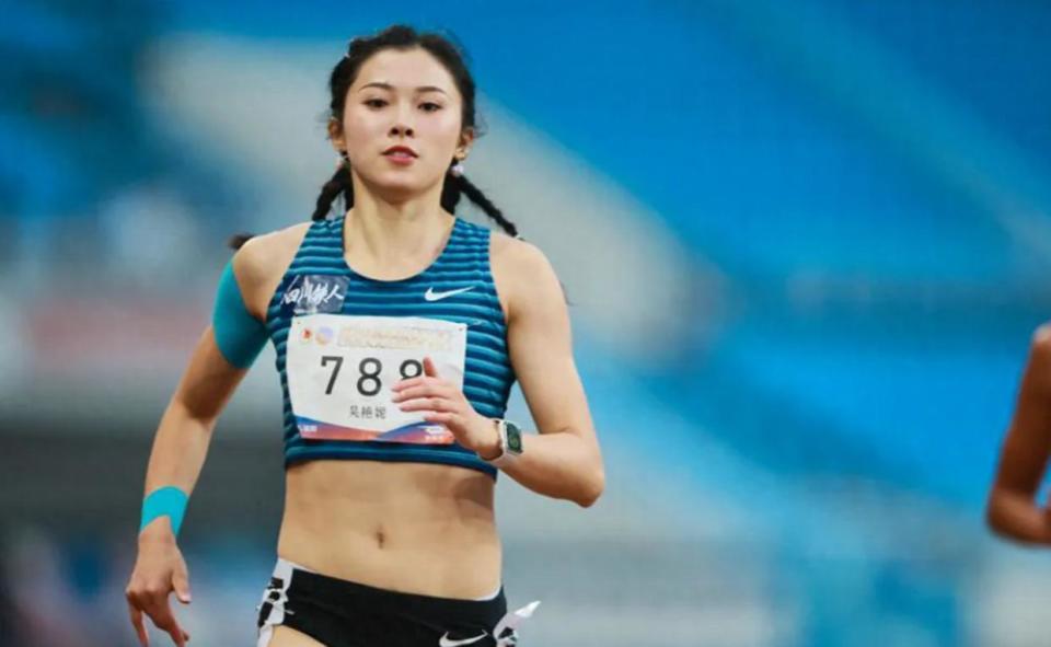 季咄咄逼人 季咄咄逼人