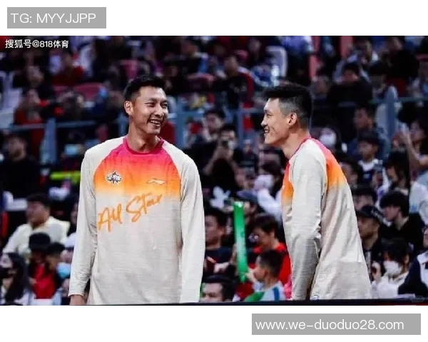 易建联近况曝光！周鹏：大哥永远是大哥，身段办理比运动员时期还要棒